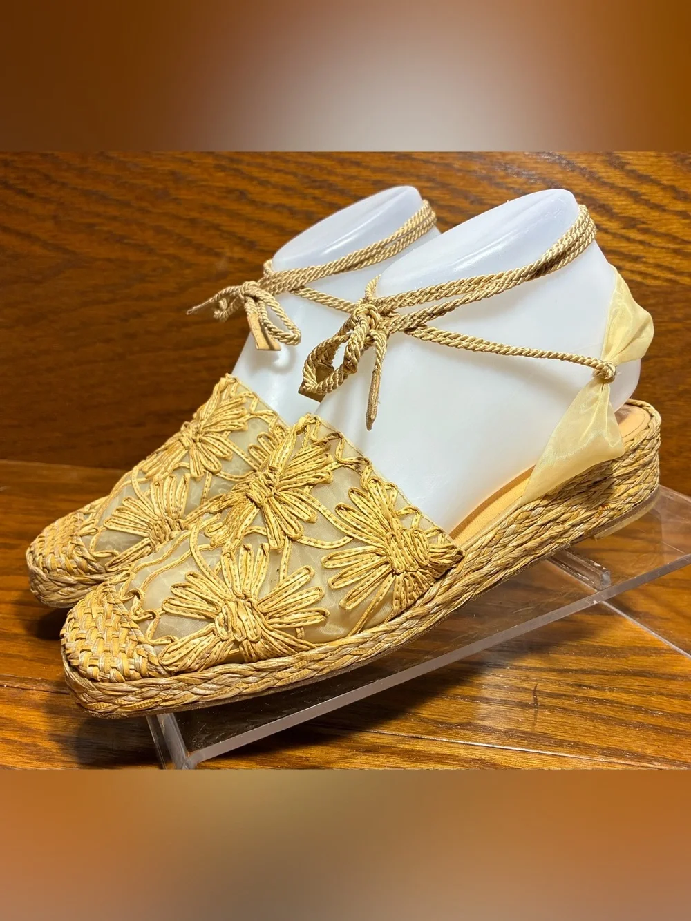 Y2K VTG Stuart Weitzman Leather Floral Appliqué Ankle Wrap Espadrilles Beige 7